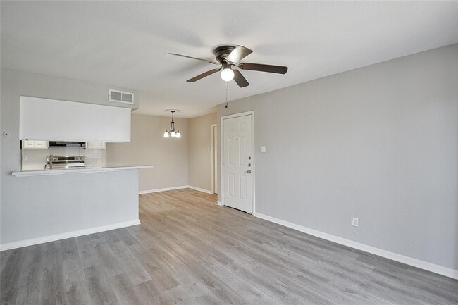 Building Photo - 12955 Woodforest Blvd