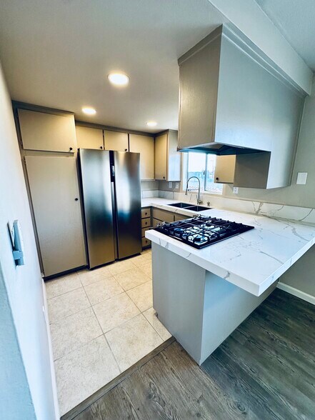 Building Photo - 16752 Lynn Ln