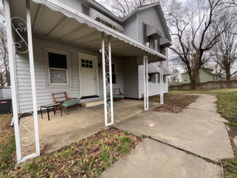 Building Photo - 28 E Schaaf Rd