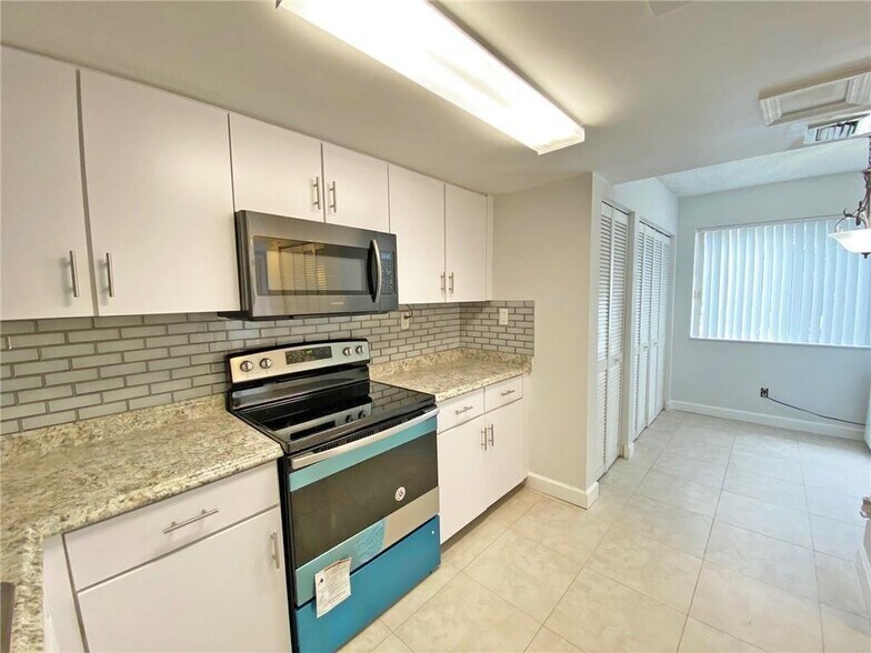 Building Photo - 780 NW 91st Ter