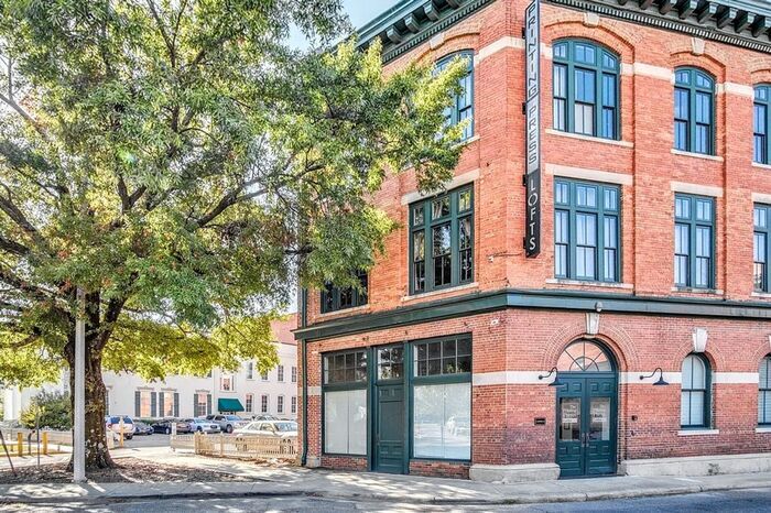 Primary Photo - 215 N Court St