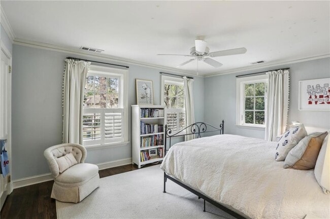 Building Photo - 2415 Oldfield Rd NW