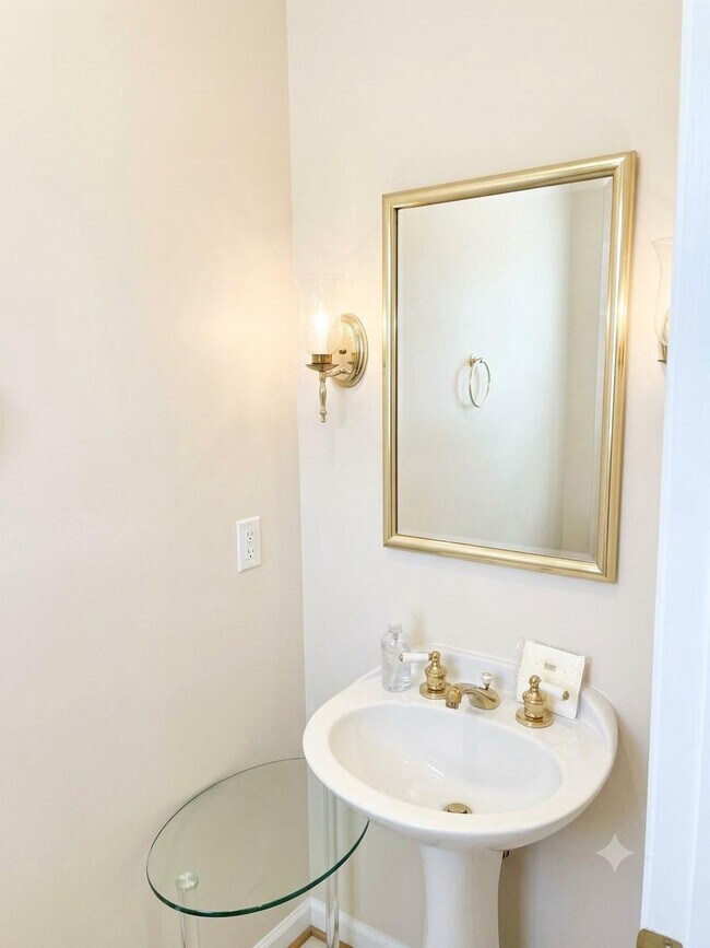 Building Photo - 12020 Lisa Marie Ct