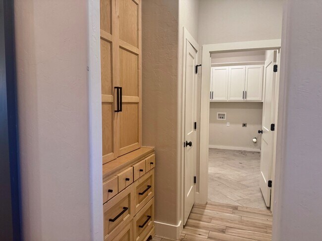 Building Photo - 1308 Lemon Ranch Rd