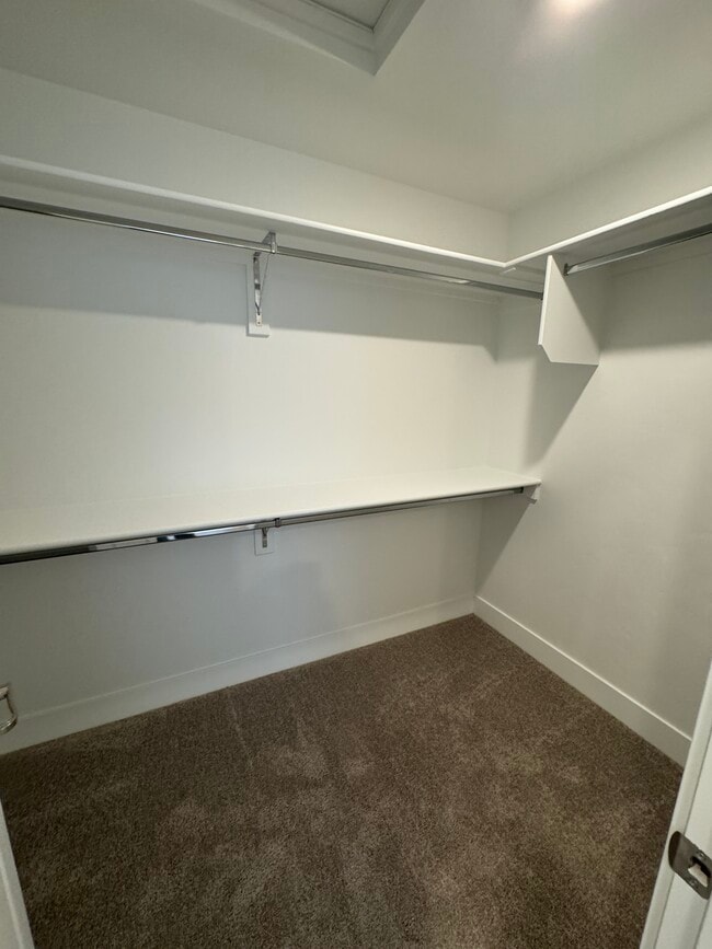 Building Photo - 6893 N Isaiah Ave