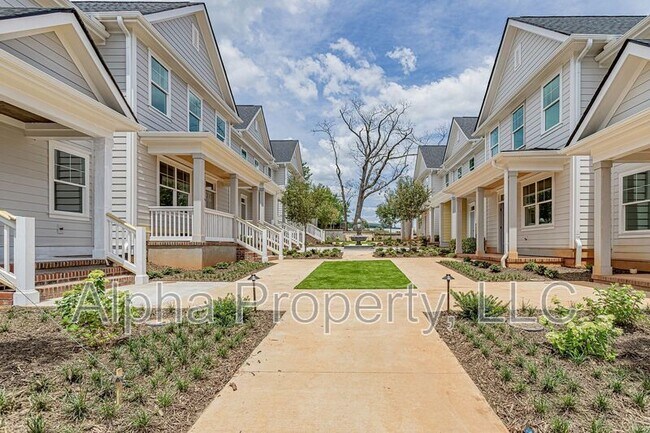 Building Photo - 105 Remount Way