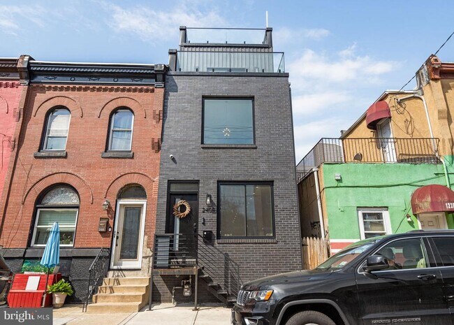 Building Photo - 2409 Oakford St