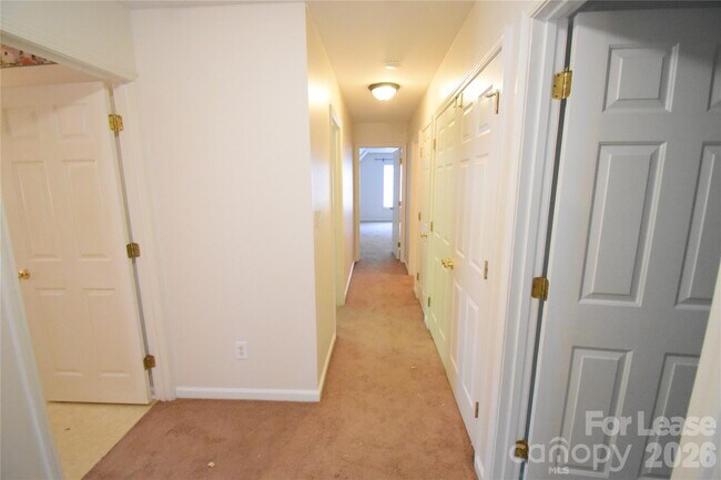 Building Photo - 3704 Wind Ridge Pl