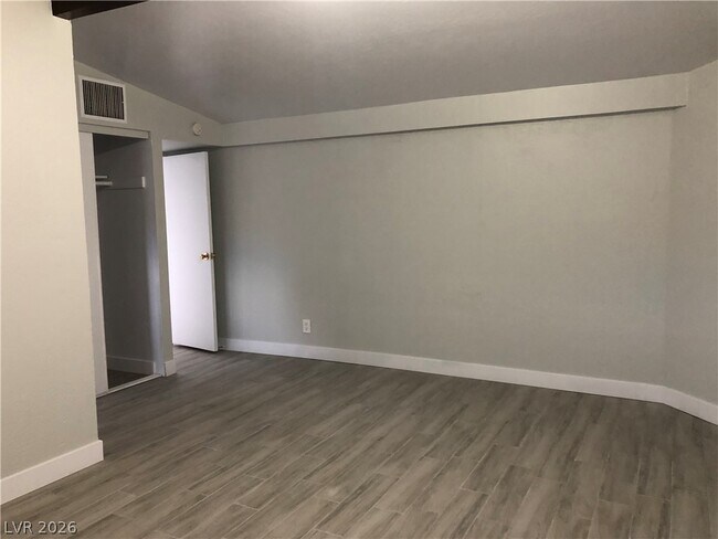 Building Photo - 5813 Evergreen Ave