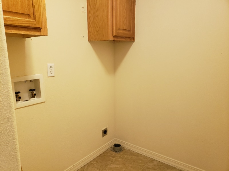 Building Photo - 2828 Elm Ave