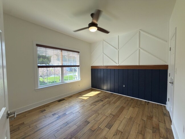 Building Photo - Spacious 4 Bed 3.5 Bath Home in Round Hill VA For Rent!
