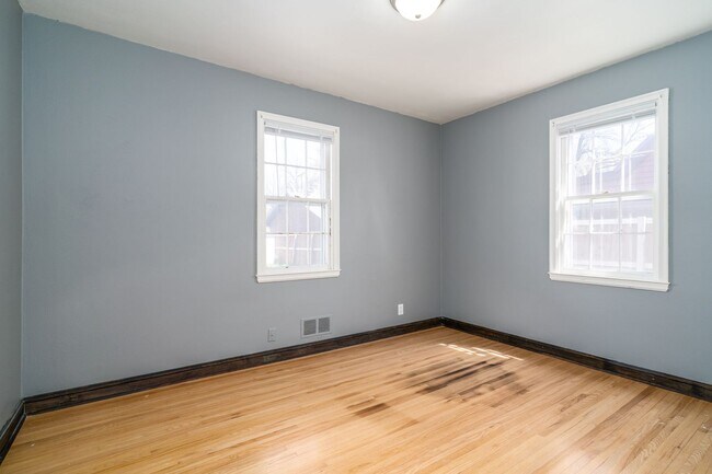 Building Photo - 2308 2nd Ave N