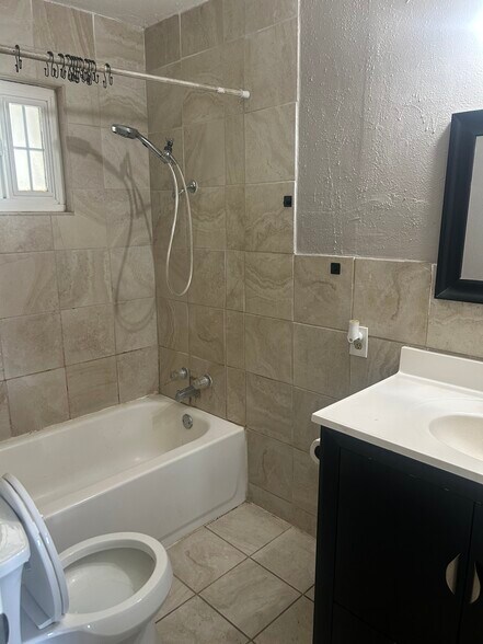 Building Photo - 6062 Vierra Ln
