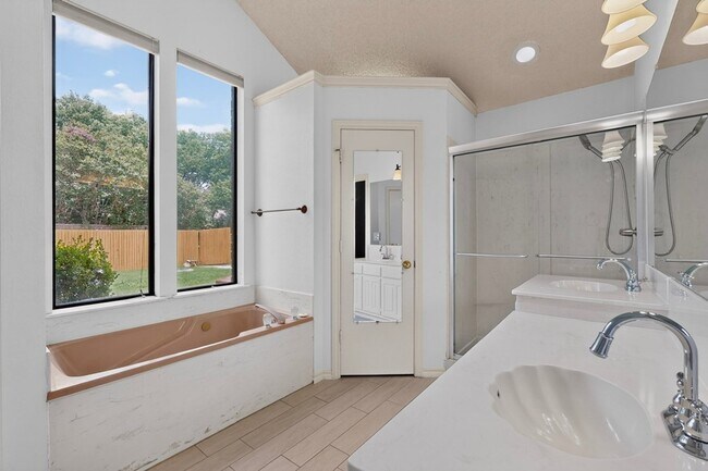 Building Photo - 1207 Mistywood Ln