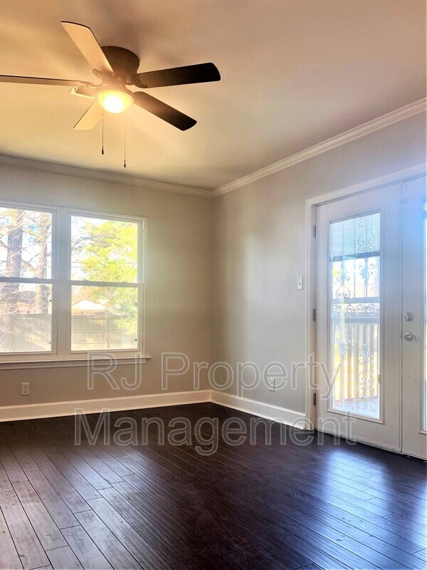Building Photo - 3810 Montclair Dr