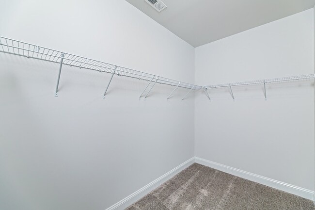 Building Photo - 587 Foothills St