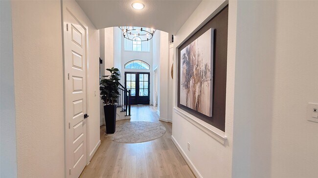 Building Photo - 5603 Logan Ridge Ln