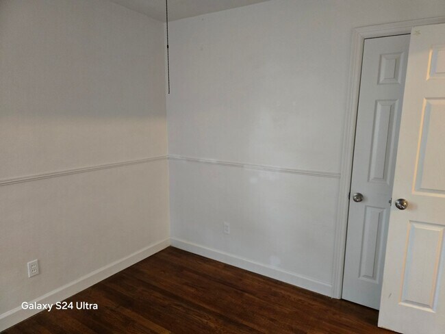 Building Photo - 2101 Caseyville Ave