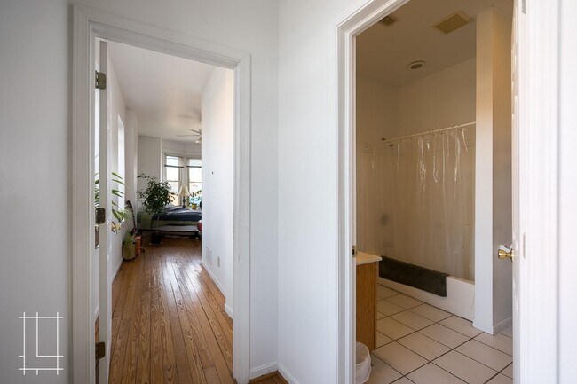 Building Photo - 79 Parsons Ave