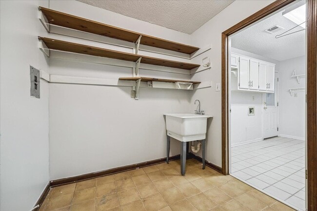 Building Photo - 8428 Bazemore Rd