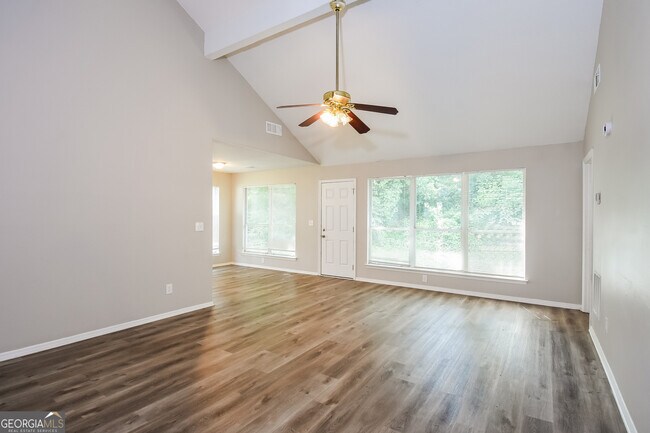 Building Photo - 492 Crestwood Ct