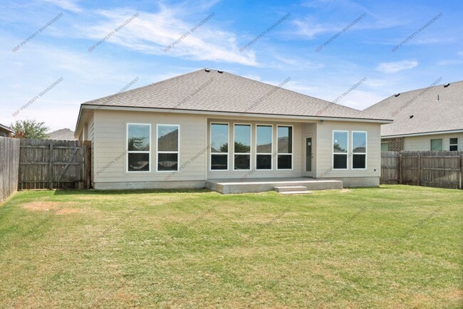 Building Photo - 516 Cross Dr.