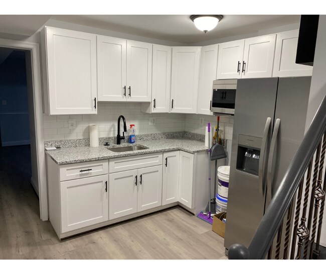 Building Photo - 1025 N Carey St