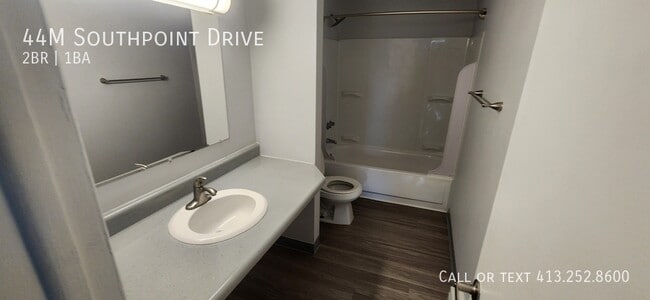 Building Photo - 44 Southpoint Dr