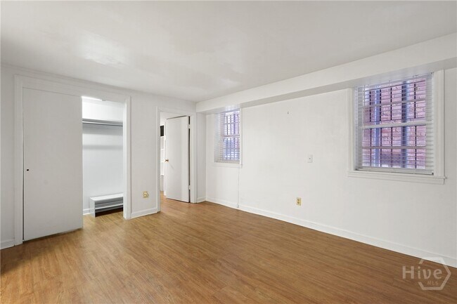 Building Photo - 207 E Charlton St