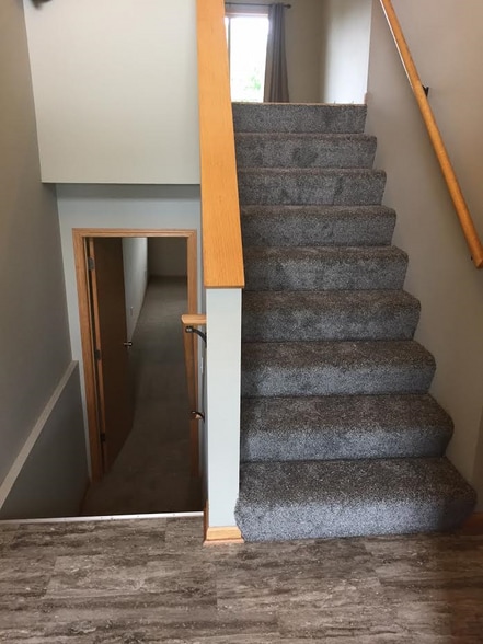 Entry way - 15604 84th St NE