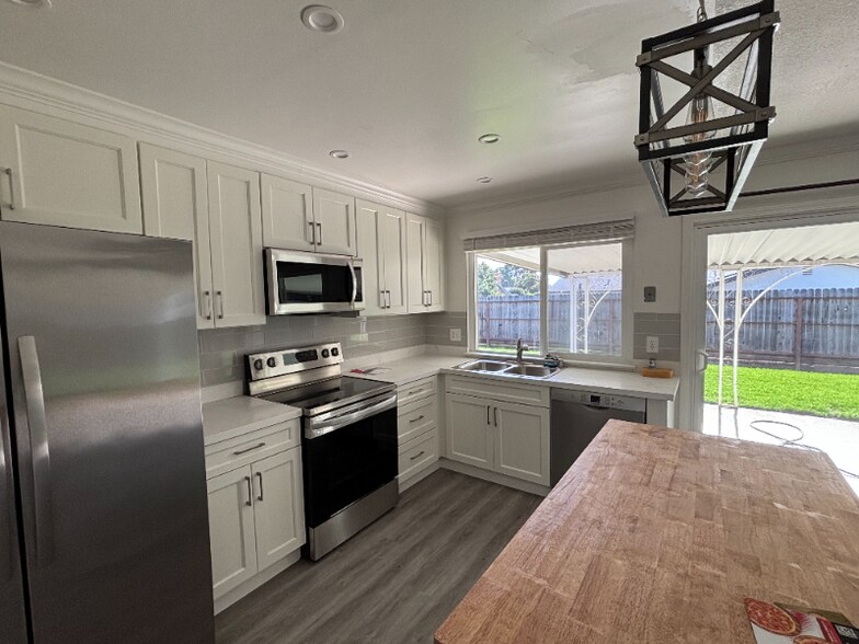 Building Photo - 524 Gonzales Dr