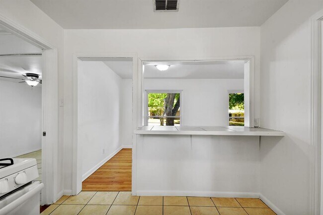 Building Photo - 430 Beryl Dr