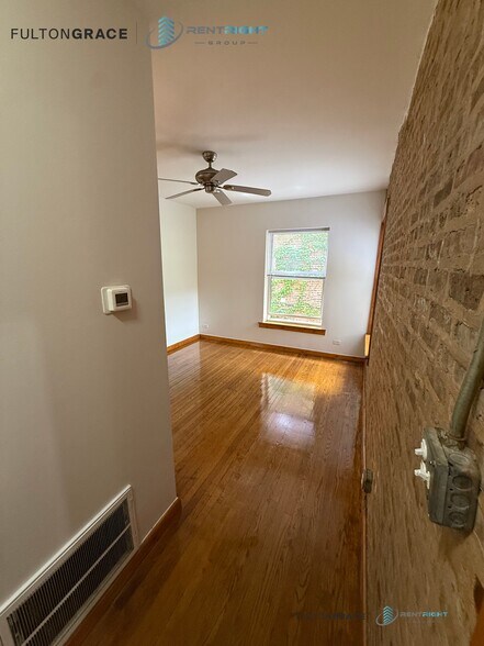 Building Photo - 6355 N Lakewood Ave