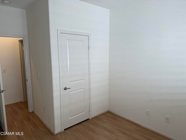 Building Photo - 600 Clearwater Creek Dr