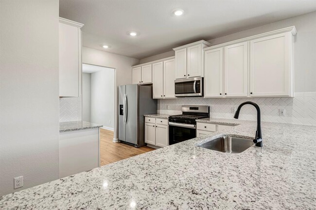 Building Photo - 15667 Honey Cv Dr