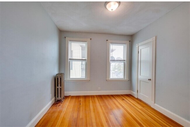 Building Photo - 37 Taft St