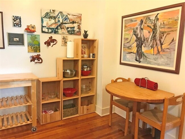 Building Photo - 1002 E 44th St