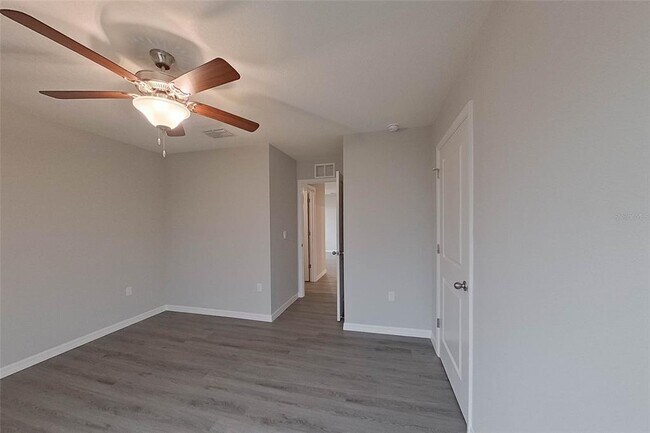 Building Photo - 8670 SW 43rd Ter