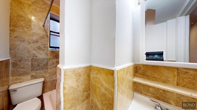 Building Photo - 2 bedroom in Manhattan NY 10003