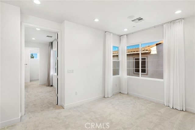 Building Photo - 36173 Hewitt Dr