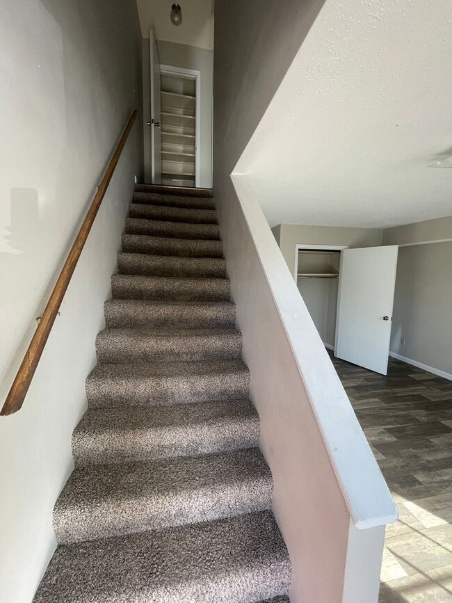 Building Photo - 3BR/2BA 2 story apartment for rent in Troy city limits