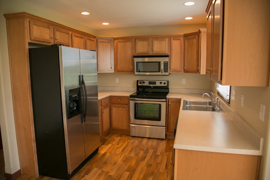 Building Photo - 6302 Pawnee Ln