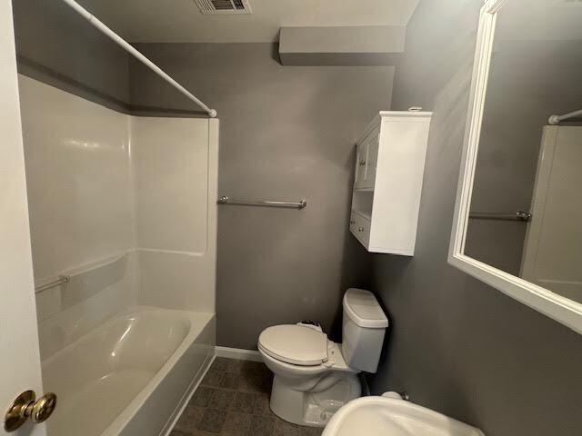 Building Photo - 1 Month Free ' Rent with Move in by Jan 1 2026 "Charming 4-Bed Home with Finished Basement & Glea...