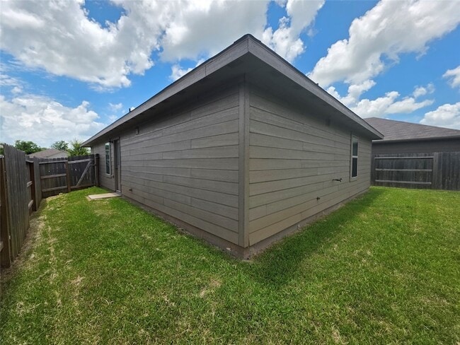 Building Photo - 314 Riverwood Village Ln