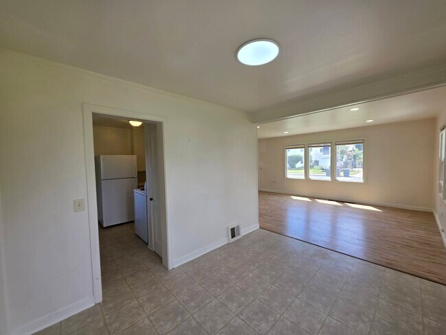 Building Photo - 1206 Putnam St