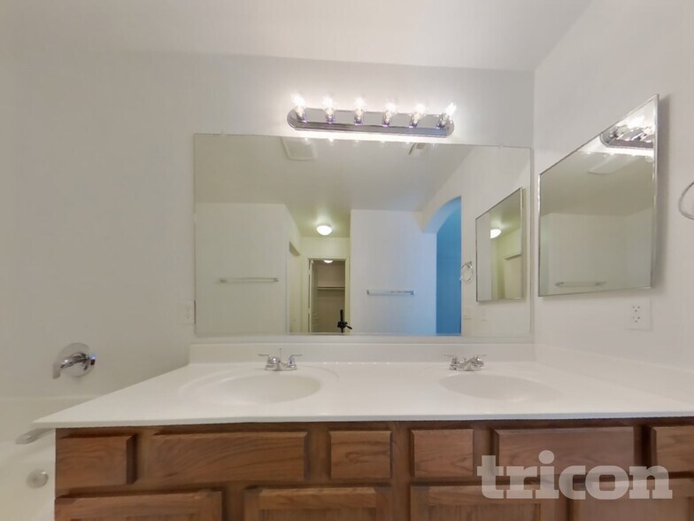 Building Photo - 3227 W Dancer Ln