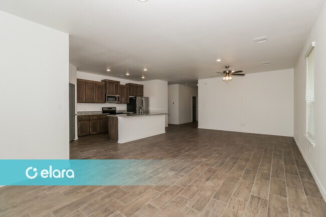 Building Photo - 2219 HORNBEAM ST