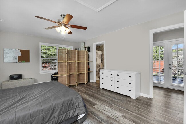 Building Photo - 136 Meadowside Ln