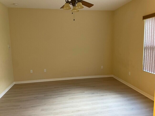 Building Photo - 5079 NW Fiddle Leaf Ct