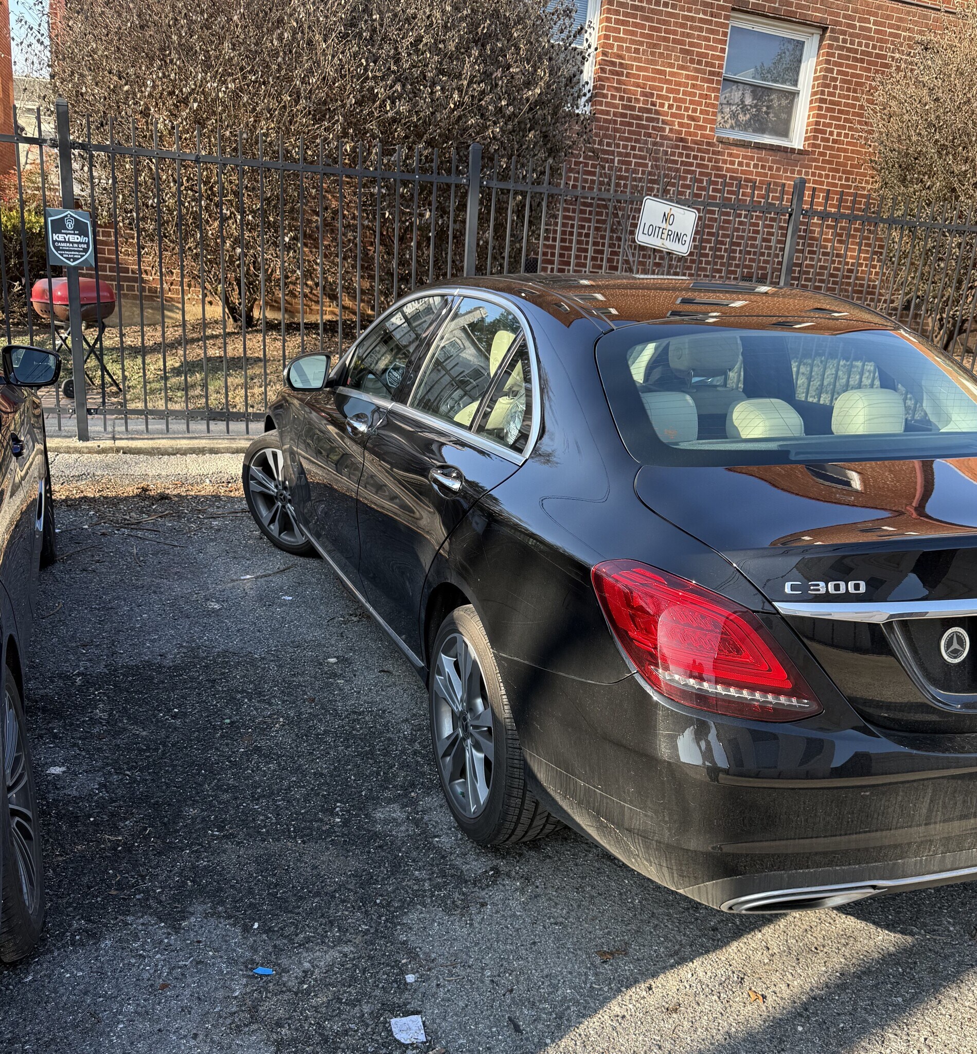 Building Photo - 526 Kenyon St NW